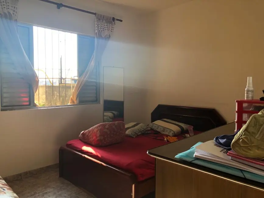 Foto 5 de Casa com 3 quartos à venda, 208m2 em Jardim Tonato, Carapicuiba - SP