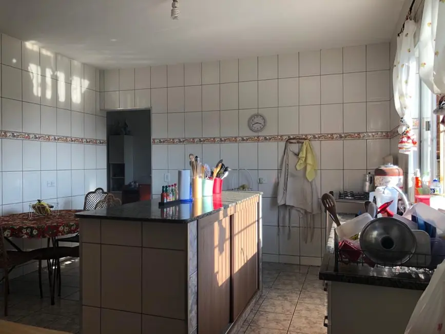 Foto 3 de Casa com 3 quartos à venda, 208m2 em Jardim Tonato, Carapicuiba - SP