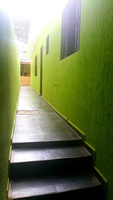 Casa com 3 quartos à venda, 10m2 em Vila Olivina, Carapicuiba - SP - imagem 5 Foto 5 de Casa com 3 quartos à venda, 10m2 em Vila Olivina, Carapicuiba - SP