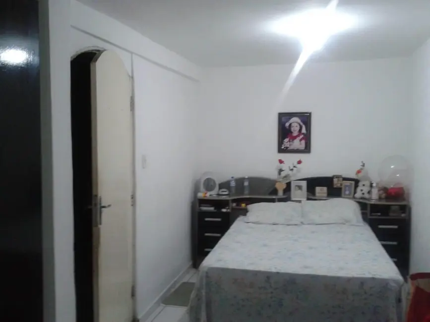 Casa com 4 quartos à venda em Conjunto Habitacional Presidente Castelo Branco, Carapicuiba - SP - imagem 3 Foto 3 de Casa com 4 quartos à venda em Conjunto Habitacional Presidente Castelo Branco, Carapicuiba - SP