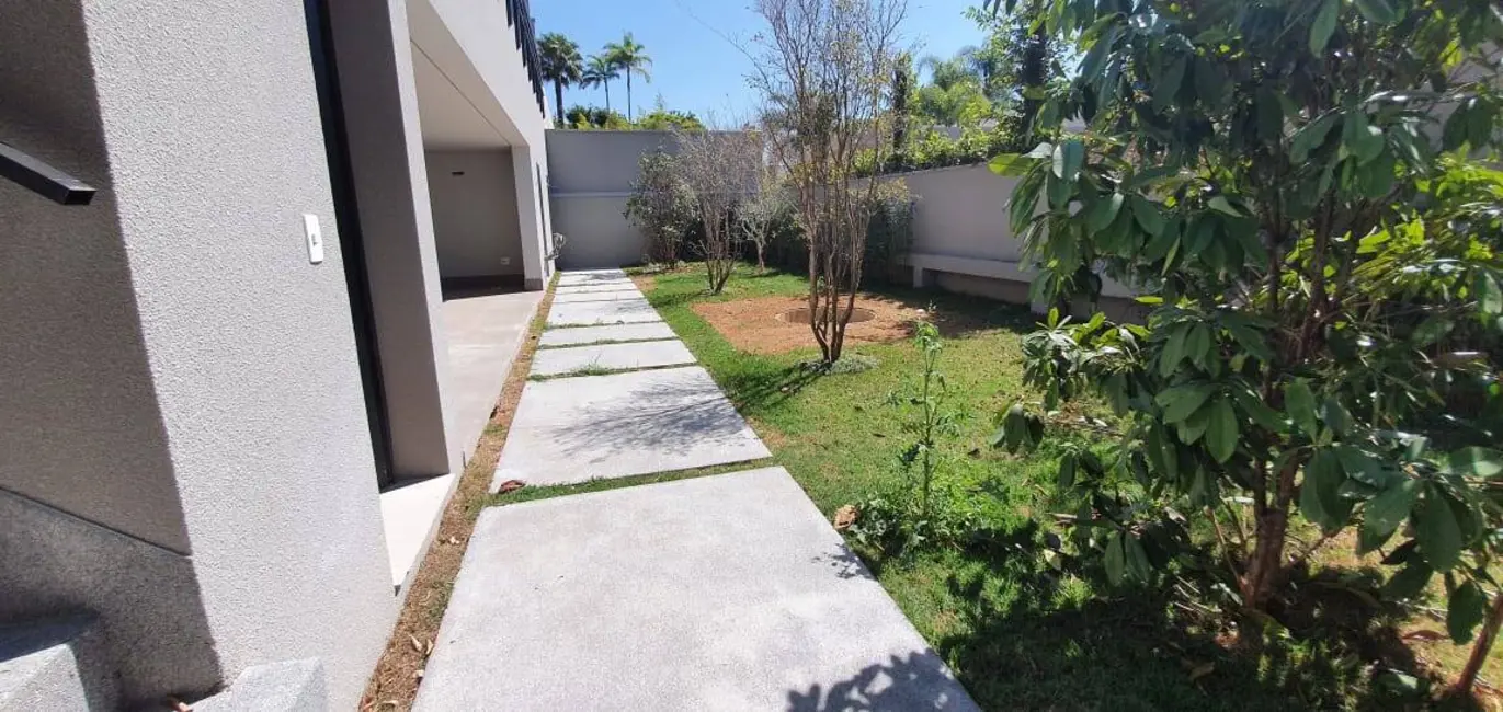 Foto 4 de Casa com 5 quartos à venda, 185m2 em Barueri - SP