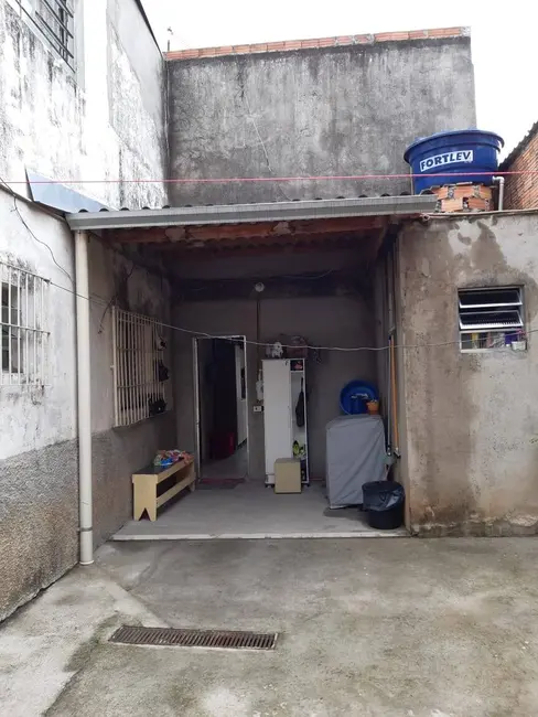 Casa com 4 quartos à venda, 162m2 em Jardim Tonato, Carapicuiba - SP - imagem 4 Foto 4 de Casa com 4 quartos à venda, 162m2 em Jardim Tonato, Carapicuiba - SP