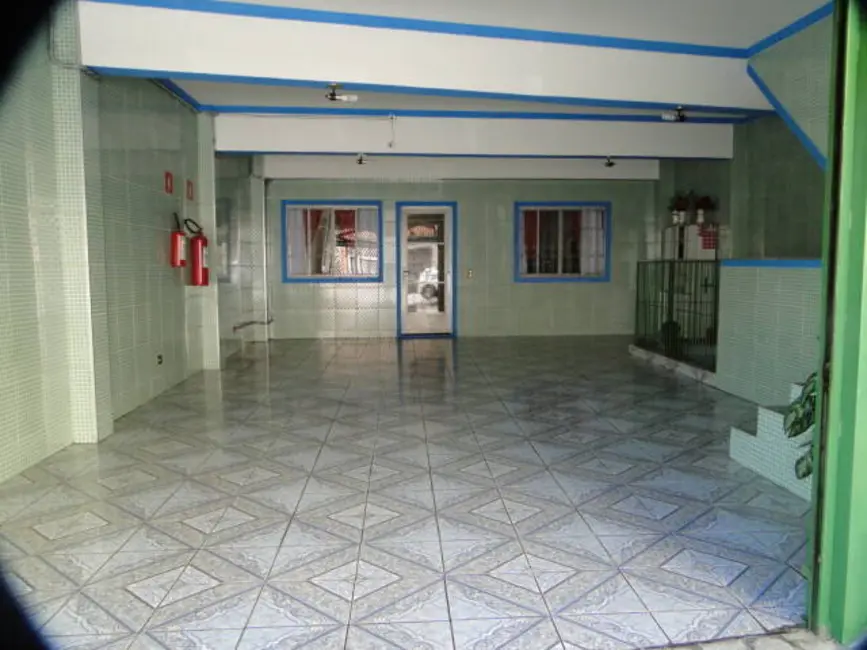 Casa com 2 quartos à venda, 148m2 em Vila Silviânia, Carapicuiba - SP - imagem 2 Foto 2 de Casa com 2 quartos à venda, 148m2 em Vila Silviânia, Carapicuiba - SP