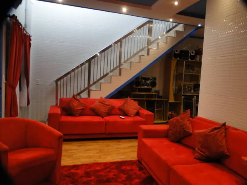 Casa com 2 quartos à venda, 148m2 em Vila Silviânia, Carapicuiba - SP - imagem 5 Foto 5 de Casa com 2 quartos à venda, 148m2 em Vila Silviânia, Carapicuiba - SP