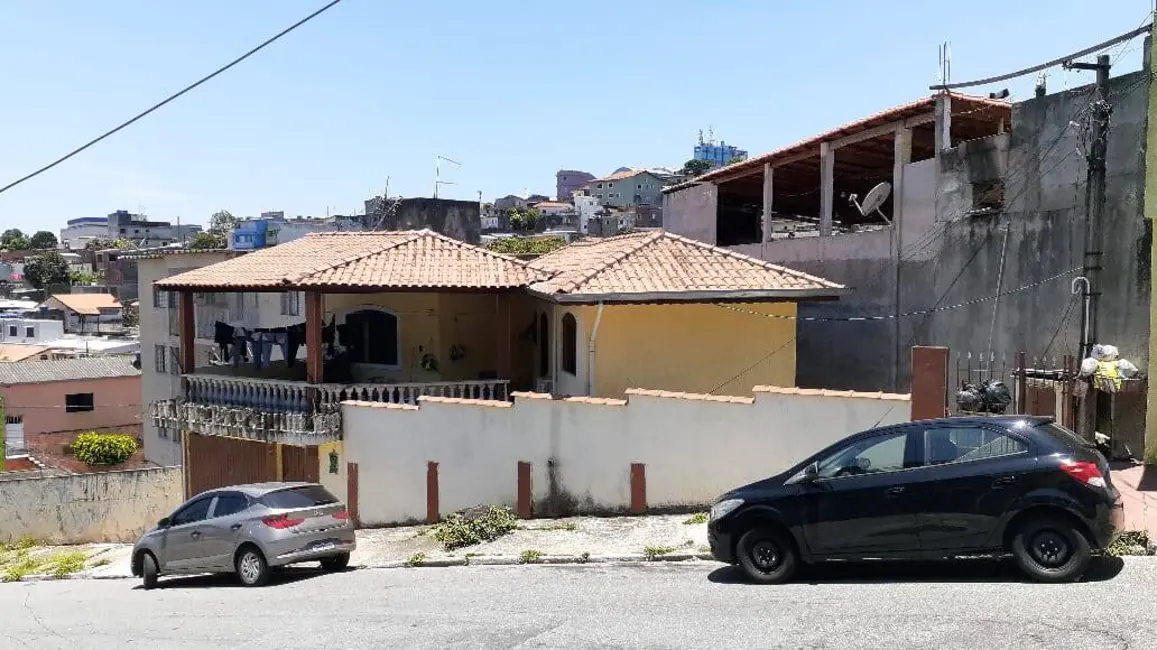 Foto 2 de Casa com 4 quartos à venda, 200m2 em Jardim das Belezas, Carapicuiba - SP