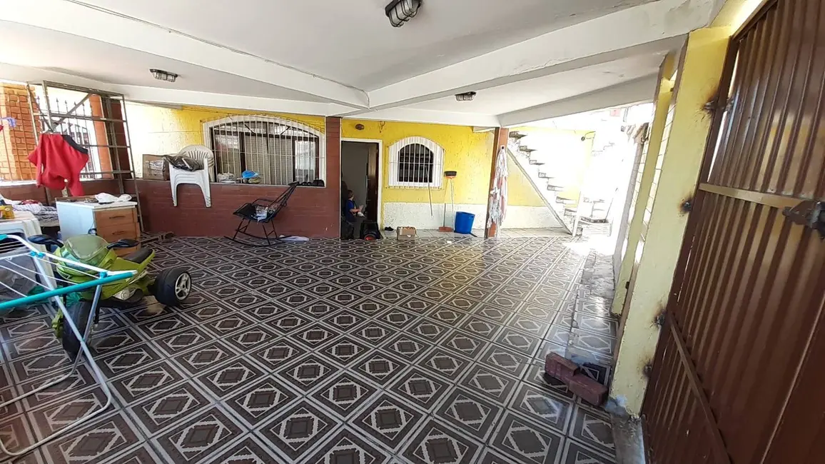 Casa com 4 quartos à venda, 200m2 em Jardim das Belezas, Carapicuiba - SP - imagem 4 Foto 4 de Casa com 4 quartos à venda, 200m2 em Jardim das Belezas, Carapicuiba - SP