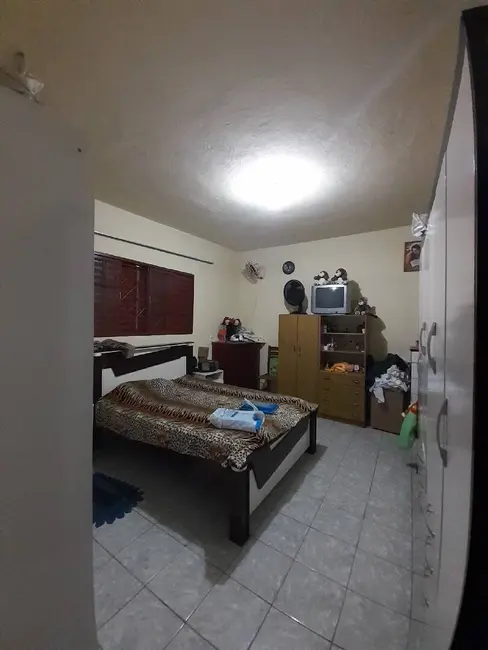Casa com 9 quartos à venda, 200m2 em Jardim Santo Estêvão, Carapicuiba - SP - imagem 7 Foto 7 de Casa com 9 quartos à venda, 200m2 em Jardim Santo Estêvão, Carapicuiba - SP