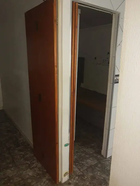 Apartamento com 2 quartos à venda, 42m2 em Conjunto Habitacional Presidente Castelo Branco, Carapicuiba - SP - imagem 8 Foto 8 de Apartamento com 2 quartos à venda, 42m2 em Conjunto Habitacional Presidente Castelo Branco, Carapicuiba - SP