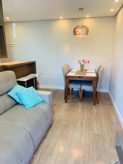 Foto 3 de Apartamento com 2 quartos à venda, 47m2 em Jardim Marilu, Carapicuiba - SP