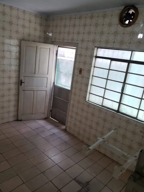 Casa com 2 quartos à venda, 198m2 em Centro, Carapicuiba - SP - imagem 8 Foto 8 de Casa com 2 quartos à venda, 198m2 em Centro, Carapicuiba - SP