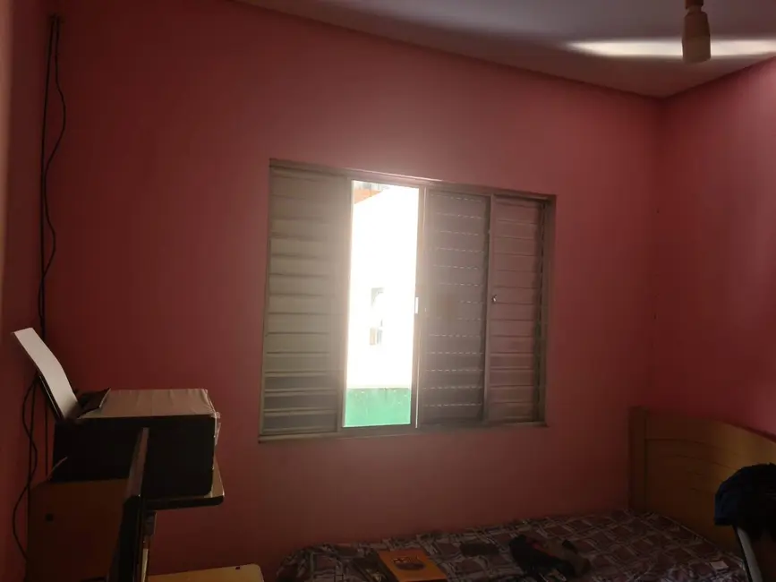 Casa com 6 quartos à venda, 280m2 em Vila Silviânia, Carapicuiba - SP - imagem 6 Foto 6 de Casa com 6 quartos à venda, 280m2 em Vila Silviânia, Carapicuiba - SP