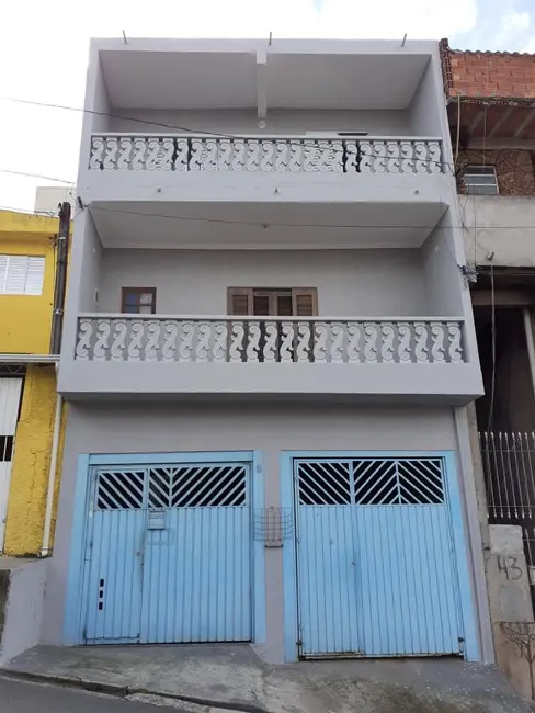 Foto 1 de Casa com 4 quartos à venda, 150m2 em Vila Silviânia, Carapicuiba - SP