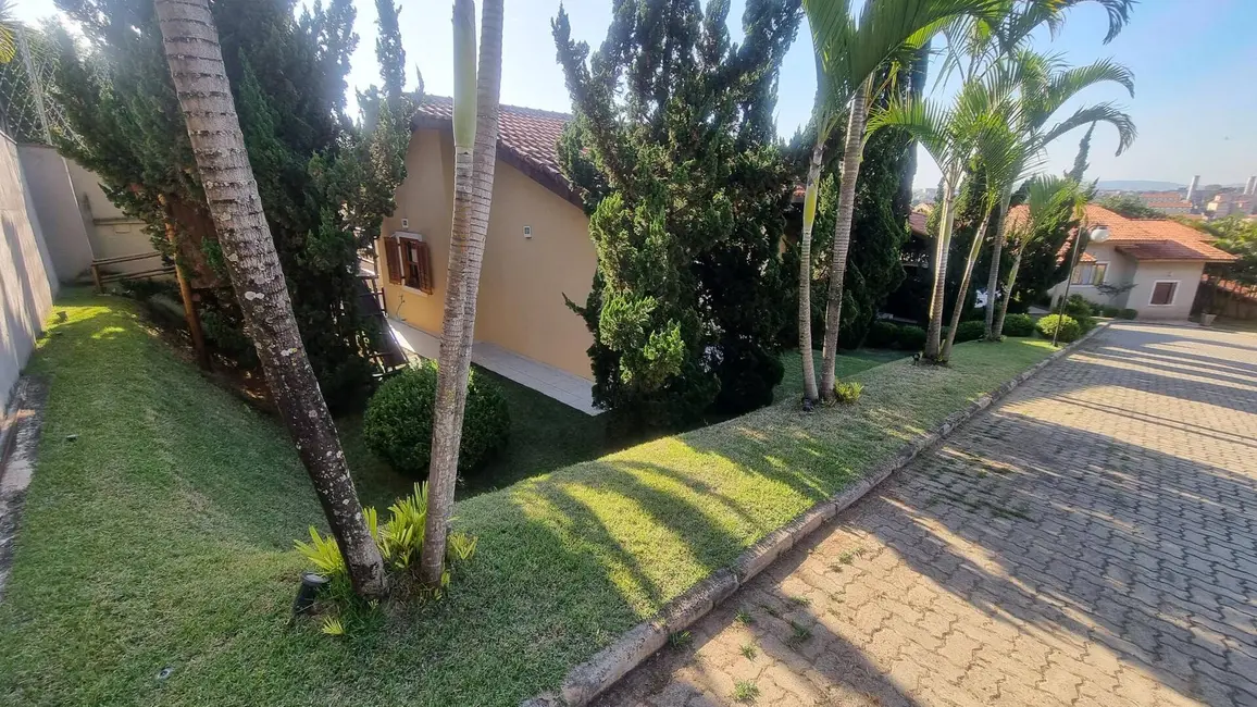 Casa com 3 quartos à venda, 190m2 em Jardim Ana Estela, Carapicuiba - SP - imagem 6 Foto 6 de Casa com 3 quartos à venda, 190m2 em Jardim Ana Estela, Carapicuiba - SP