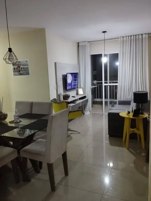 Foto 2 de Apartamento com 2 quartos à venda, 53m2 em Vila Santa Terezinha, Carapicuiba - SP