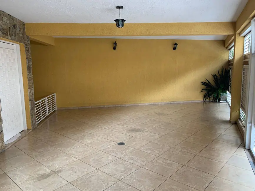 Casa com 3 quartos à venda, 325m2 em Vila Martins, Carapicuiba - SP - imagem 9 Foto 9 de Casa com 3 quartos à venda, 325m2 em Vila Martins, Carapicuiba - SP