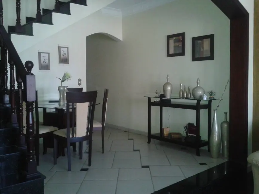 Casa com 3 quartos à venda, 180m2 em Jardim Ângela Maria, Carapicuiba - SP - imagem 9 Foto 9 de Casa com 3 quartos à venda, 180m2 em Jardim Ângela Maria, Carapicuiba - SP