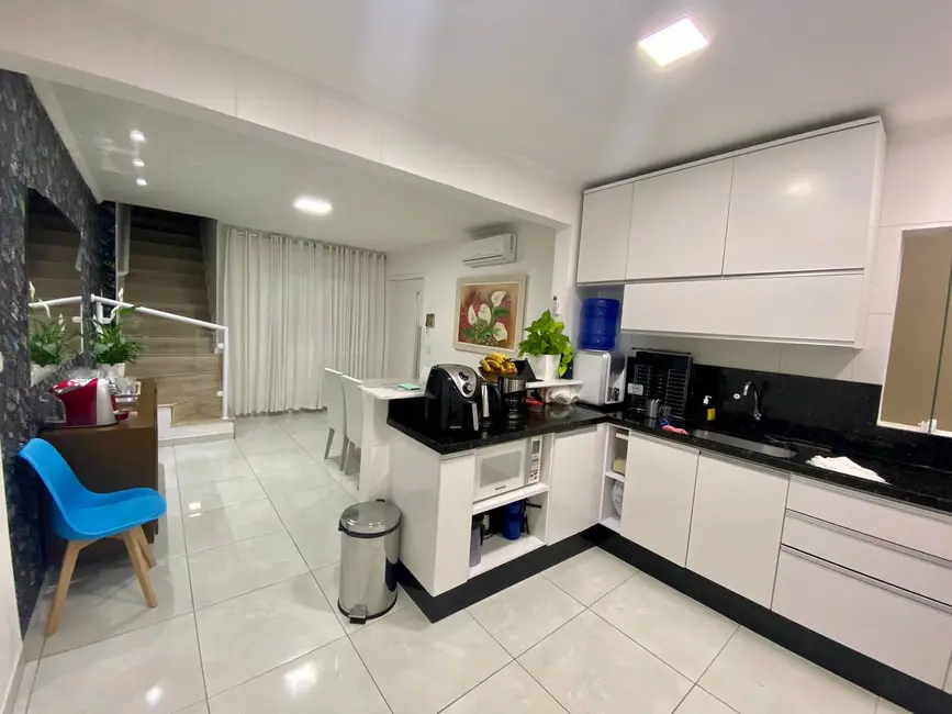 Foto 5 de Casa com 4 quartos à venda, 253m2 em Jardim Europa, Jandira - SP