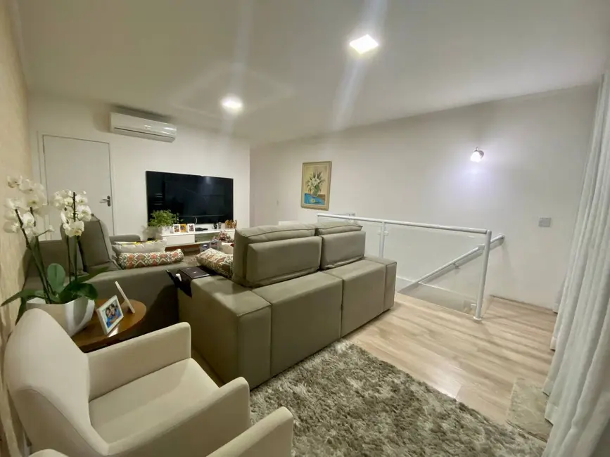 Foto 8 de Casa com 4 quartos à venda, 253m2 em Jardim Europa, Jandira - SP