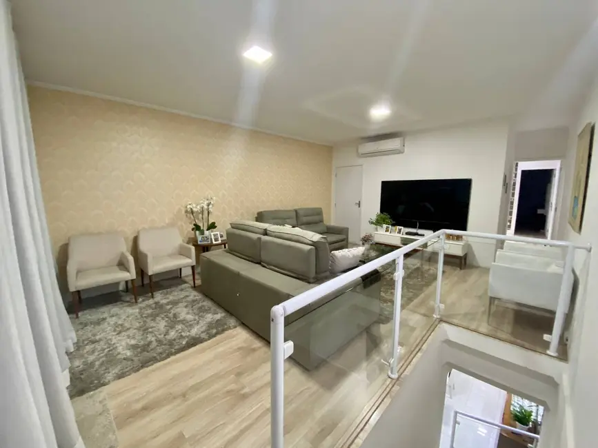 Foto 9 de Casa com 4 quartos à venda, 253m2 em Jardim Europa, Jandira - SP