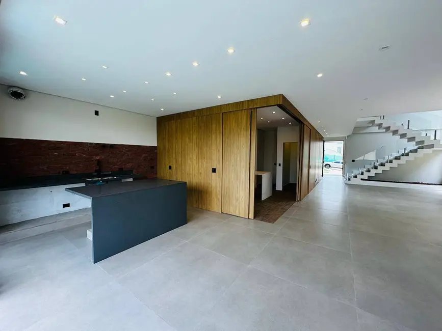 Casa com 5 quartos à venda, 450m2 em Alphaville, Santana De Parnaiba - SP - imagem 4 Foto 4 de Casa com 5 quartos à venda, 450m2 em Alphaville, Santana De Parnaiba - SP