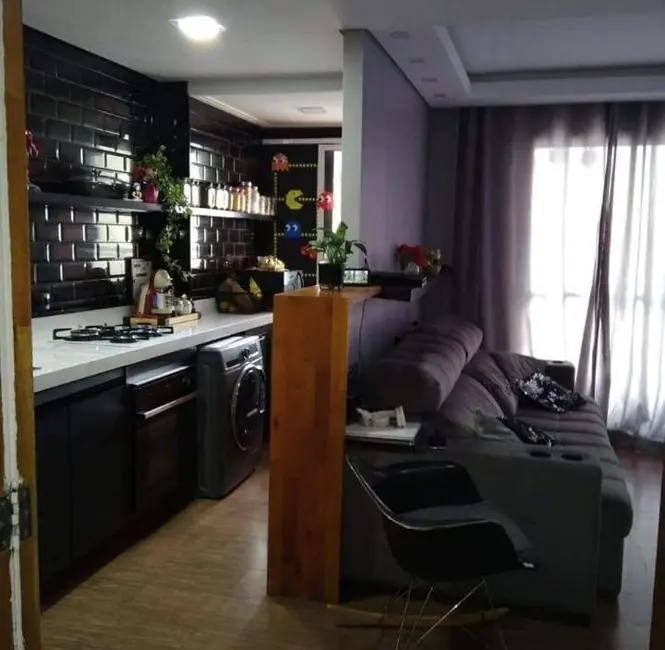 Apartamento com 2 quartos à venda, 56m2 em Jardim Marilu, Carapicuiba - SP - imagem 4 Foto 4 de Apartamento com 2 quartos à venda, 56m2 em Jardim Marilu, Carapicuiba - SP