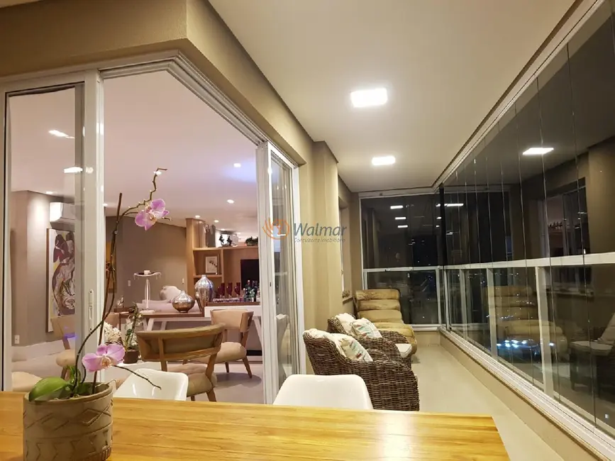 Foto 4 de Apartamento com 4 quartos à venda, 214m2 em Cambuí, Campinas - SP