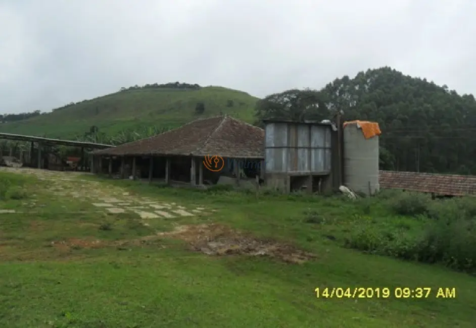 Foto 2 de Fazenda / Haras com 6 quartos à venda, 500m2 em Centro, Antonio Carlos - MG