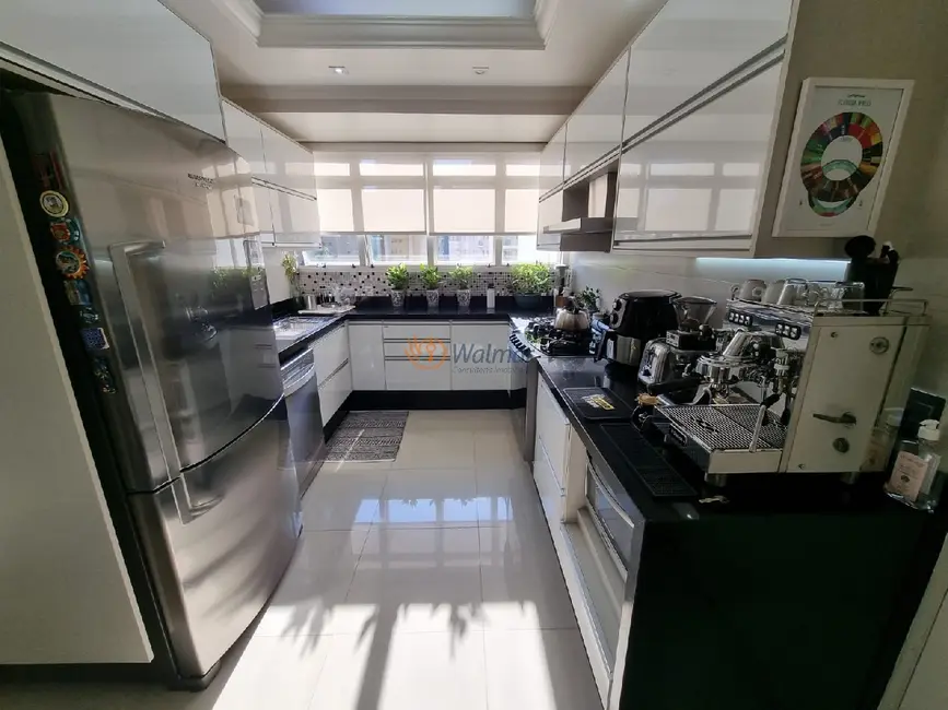 Apartamento com 4 quartos à venda, 196m2 em Cambuí, Campinas - SP - imagem 7 Foto 7 de Apartamento com 4 quartos à venda, 196m2 em Cambuí, Campinas - SP