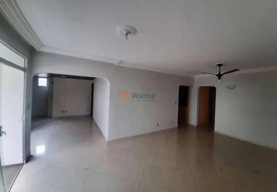 Apartamento com 3 quartos para alugar, 145m2 em Cambuí, Campinas - SP - imagem 5 Foto 5 de Apartamento com 3 quartos para alugar, 145m2 em Cambuí, Campinas - SP
