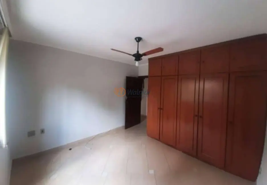 Apartamento com 3 quartos para alugar, 145m2 em Cambuí, Campinas - SP - imagem 3 Foto 3 de Apartamento com 3 quartos para alugar, 145m2 em Cambuí, Campinas - SP