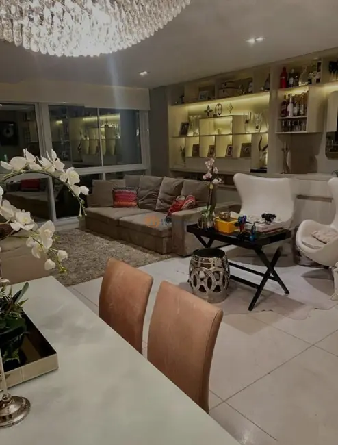 Apartamento com 4 quartos à venda, 135m2 em Cambuí, Campinas - SP - imagem 8 Foto 8 de Apartamento com 4 quartos à venda, 135m2 em Cambuí, Campinas - SP