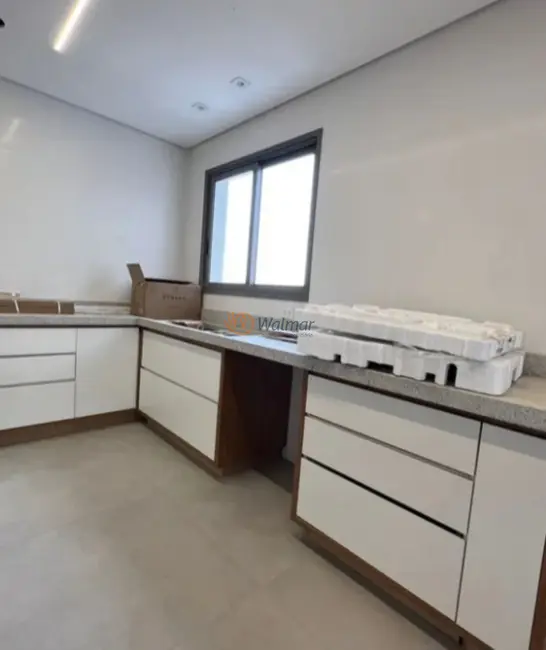Apartamento com 3 quartos para alugar, 222m2 em Nova Campinas, Campinas - SP - imagem 8 Foto 8 de Apartamento com 3 quartos para alugar, 222m2 em Nova Campinas, Campinas - SP