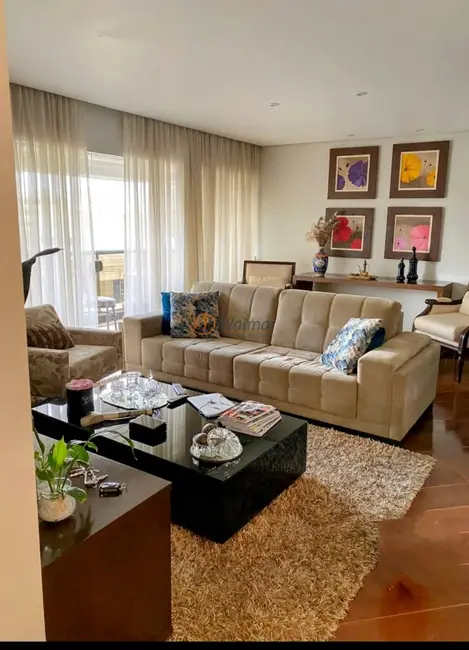 Apartamento com 3 quartos para alugar, 218m2 em Cambuí, Campinas - SP - imagem 3 Foto 3 de Apartamento com 3 quartos para alugar, 218m2 em Cambuí, Campinas - SP