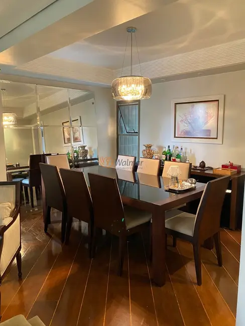 Apartamento com 3 quartos para alugar, 218m2 em Cambuí, Campinas - SP - imagem 6 Foto 6 de Apartamento com 3 quartos para alugar, 218m2 em Cambuí, Campinas - SP