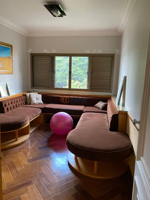 Apartamento com 3 quartos para alugar, 218m2 em Cambuí, Campinas - SP - imagem 9 Foto 9 de Apartamento com 3 quartos para alugar, 218m2 em Cambuí, Campinas - SP