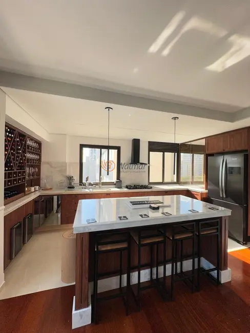 Foto 3 de Apartamento com 3 quartos à venda, 240m2 em Cambuí, Campinas - SP