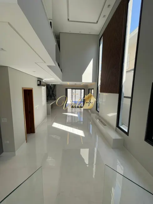 Casa de Condomínio com 4 quartos à venda, 270m2 em Sao Jose Dos Campos - SP - imagem 4 Foto 4 de Casa de Condomínio com 4 quartos à venda, 270m2 em Sao Jose Dos Campos - SP