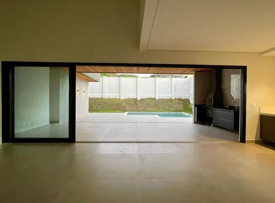 Casa de Condomínio com 4 quartos à venda, 300m2 em Sao Jose Dos Campos - SP - imagem 8 Foto 8 de Casa de Condomínio com 4 quartos à venda, 300m2 em Sao Jose Dos Campos - SP