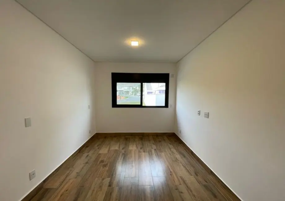 Foto 8 de Casa de Condomínio com 3 quartos à venda, 196m2 em Parque Califórnia, Jacarei - SP