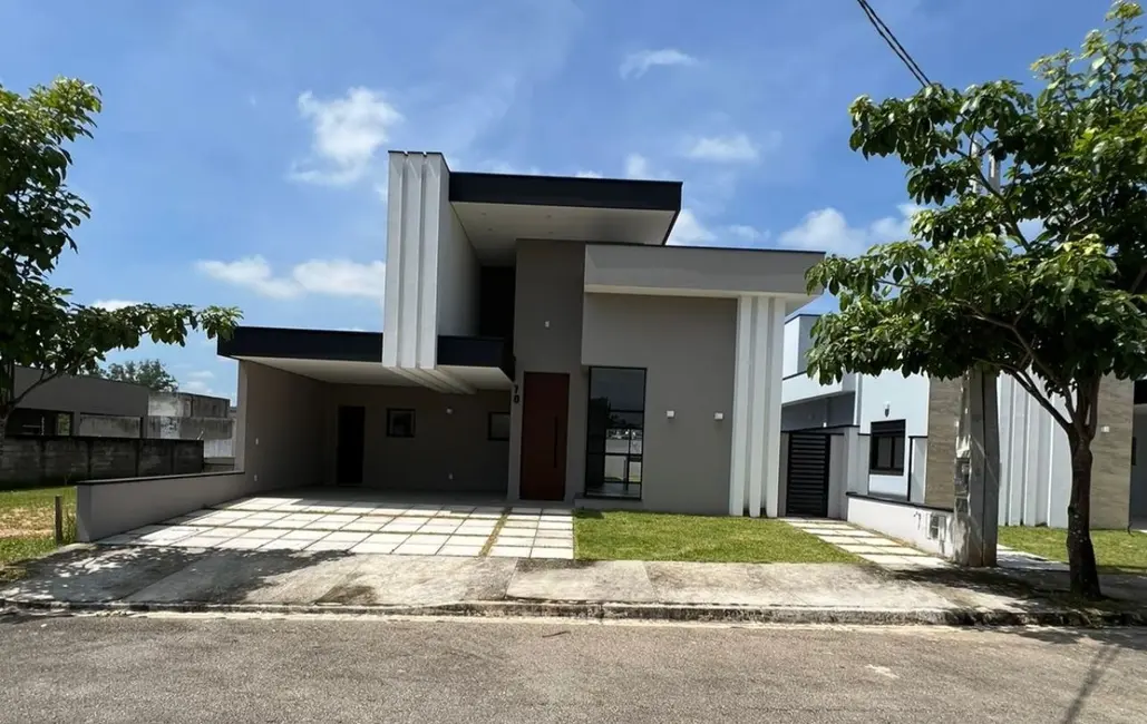 Foto 1 de Casa de Condomínio com 3 quartos à venda, 150m2 em Bairro do Grama, Cacapava - SP
