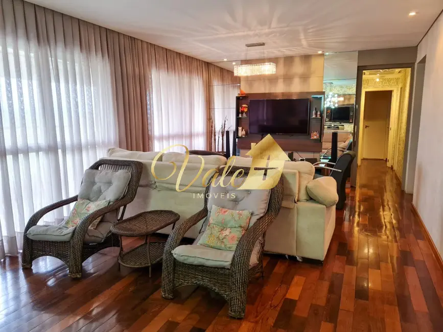 Apartamento com 3 quartos à venda, 157m2 em Sao Jose Dos Campos - SP - imagem 4 Foto 4 de Apartamento com 3 quartos à venda, 157m2 em Sao Jose Dos Campos - SP