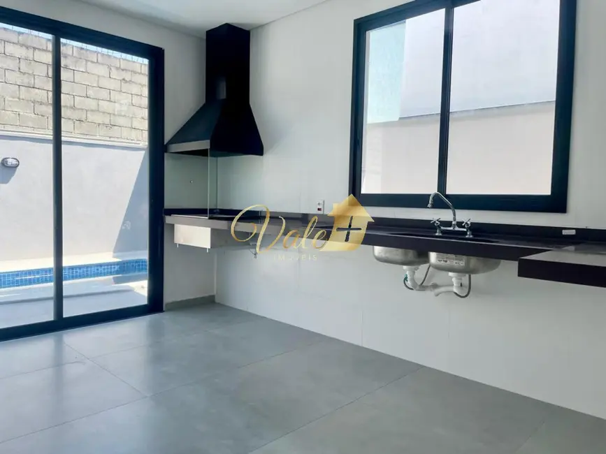 Foto 8 de Casa de Condomínio com 3 quartos à venda e para alugar, 180m2 em Tremembe - SP