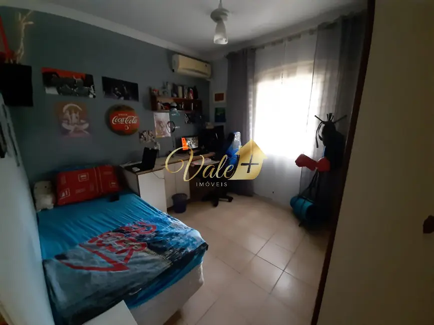 Foto 9 de Casa de Condomínio com 4 quartos à venda, 450m2 em Sao Jose Dos Campos - SP