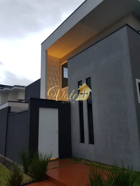 Foto 1 de Casa de Condomínio com 3 quartos à venda, 177m2 em Tremembe - SP