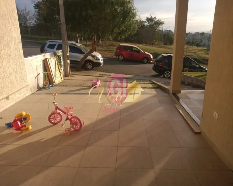 Foto 3 de Casa de Condomínio com 3 quartos à venda, 210m2 em Condomínio Residencial Fogaça, Jacarei - SP