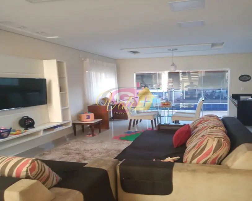 Foto 1 de Casa de Condomínio com 3 quartos à venda, 210m2 em Condomínio Residencial Fogaça, Jacarei - SP