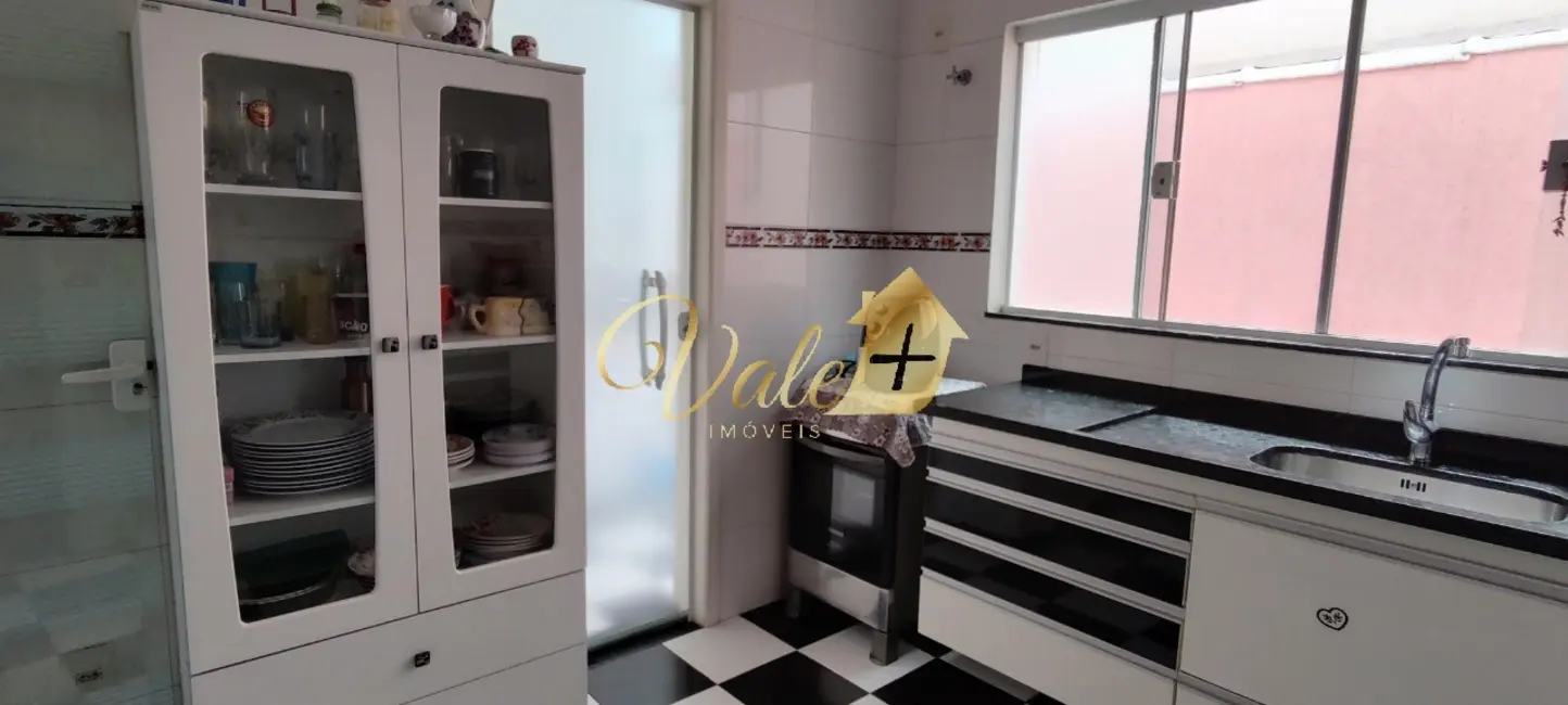 Foto 3 de Casa de Condomínio com 4 quartos à venda, 200m2 em Tremembe - SP