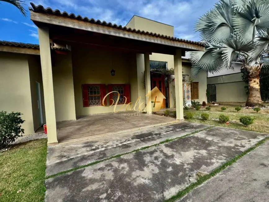 Foto 2 de Casa de Condomínio com 3 quartos à venda e para alugar, 290m2 em Cacapava - SP