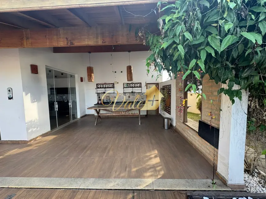 Foto 9 de Casa de Condomínio com 3 quartos à venda e para alugar, 290m2 em Cacapava - SP