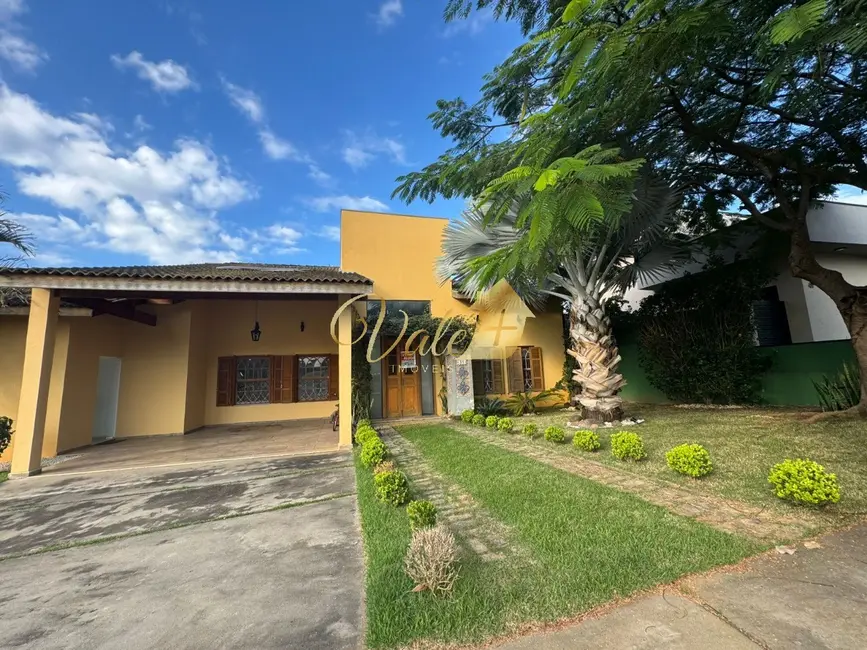 Foto 3 de Casa de Condomínio com 3 quartos à venda e para alugar, 290m2 em Cacapava - SP